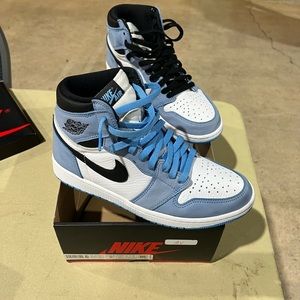 Jordan 1’s university blues